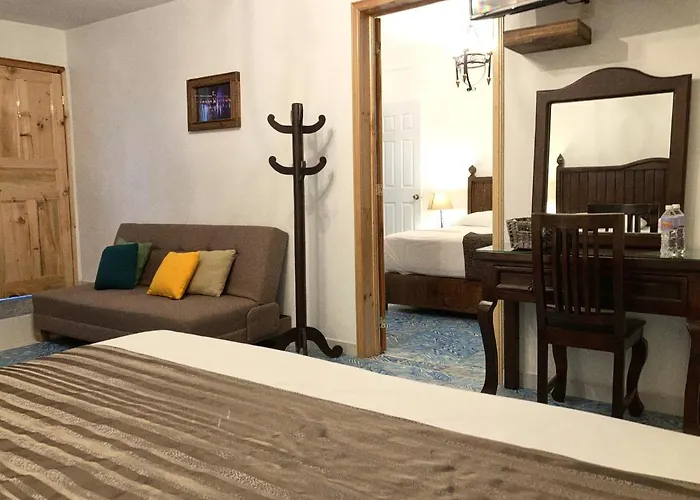 Hostal Plaza Central